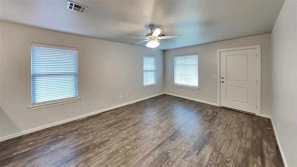 Photo 6 — 11529 Keystone Circle, Oklahoma City, OK 73114