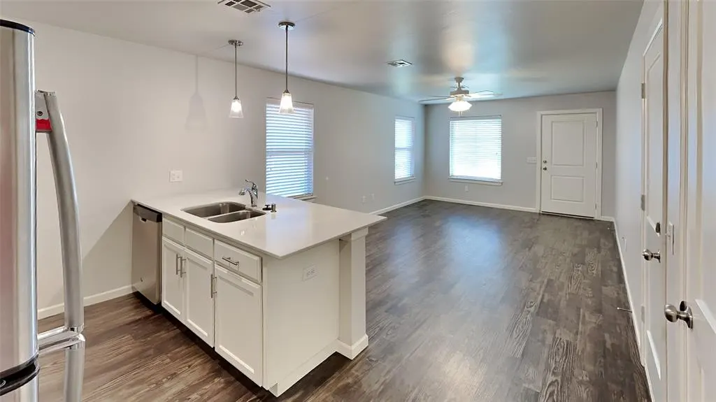 Photo 9 — 11529 Keystone Circle, Oklahoma City, OK 73114