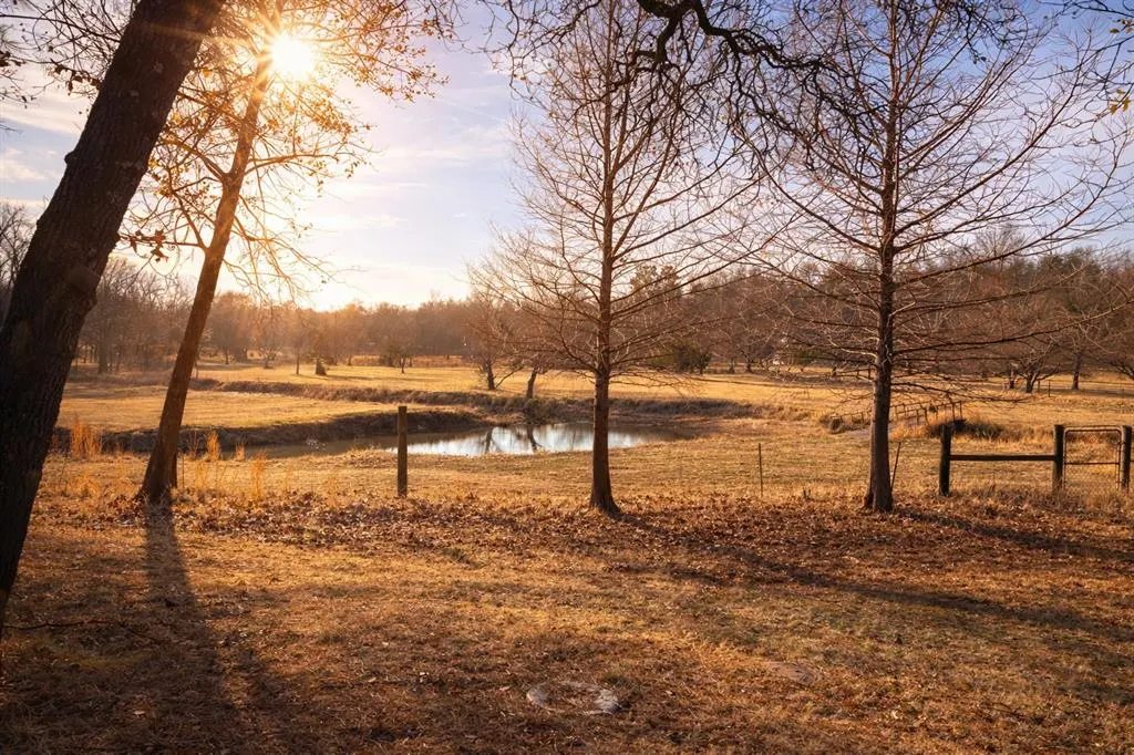 Photo 2 — 13624 Doe Road, Moore, OK 73165