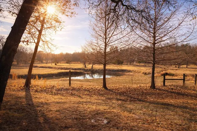 Photo 2 — 13624 Doe Road, Moore, OK 73165