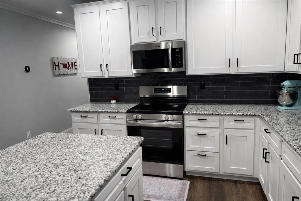 Photo 9 — 13624 Doe Road, Moore, OK 73165