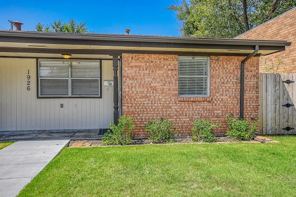Front exterior — 1926 Cherokee Lane, Norman, OK 73071