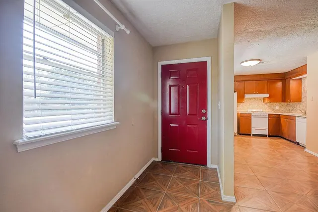 Photo 5 — 1926 Cherokee Lane, Norman, OK 73071