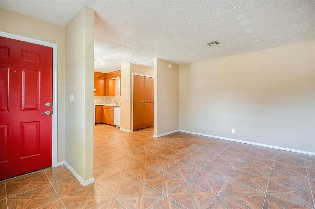 Photo 6 — 1926 Cherokee Lane, Norman, OK 73071