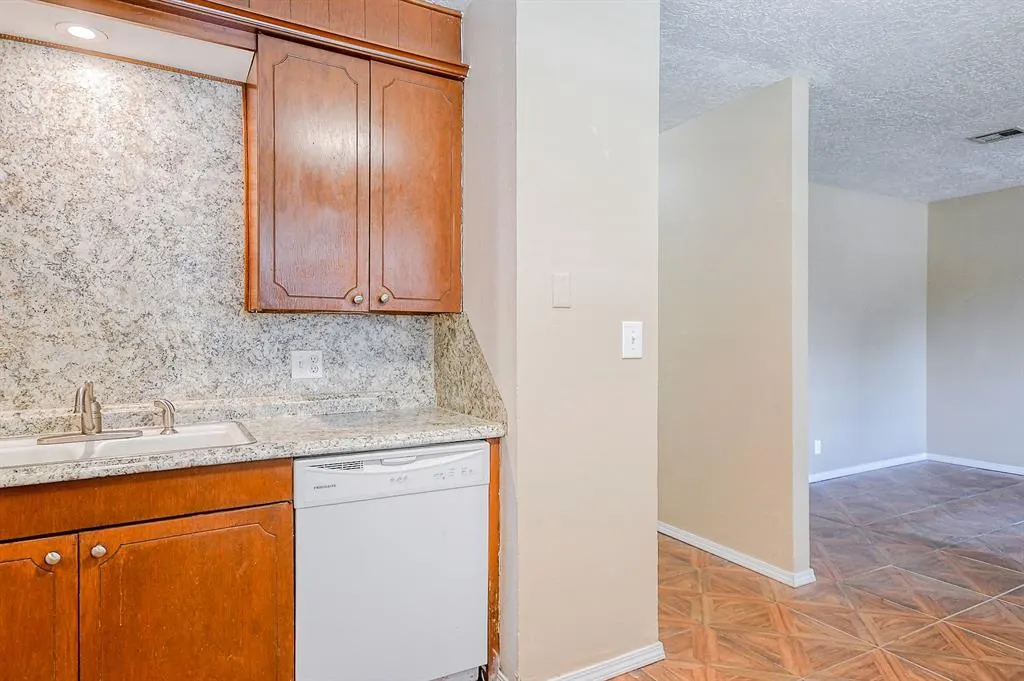 Photo 11 — 1926 Cherokee Lane, Norman, OK 73071