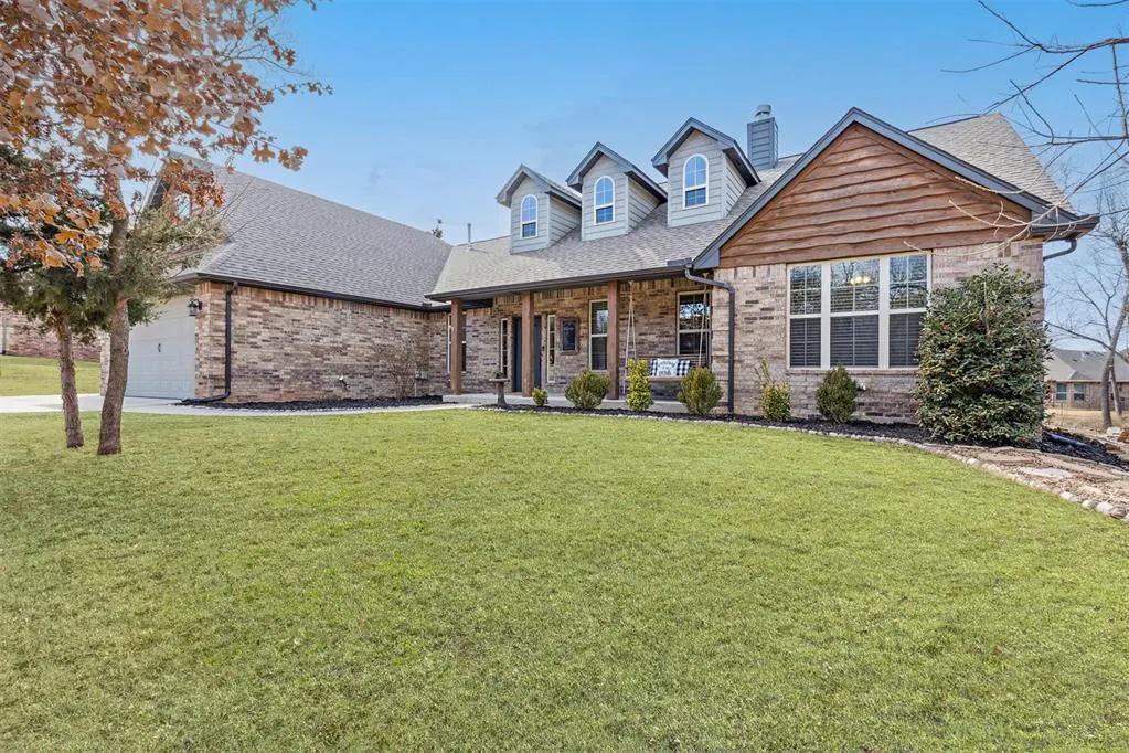 Photo 2 — 12405 Stone Hill, Guthrie, OK 73044