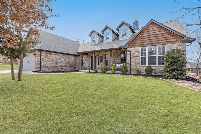 Photo 2 — 12405 Stone Hill, Guthrie, OK 73044