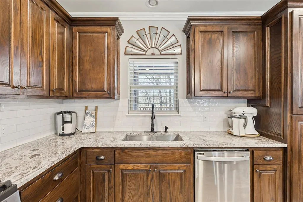 Photo 14 — 12405 Stone Hill, Guthrie, OK 73044