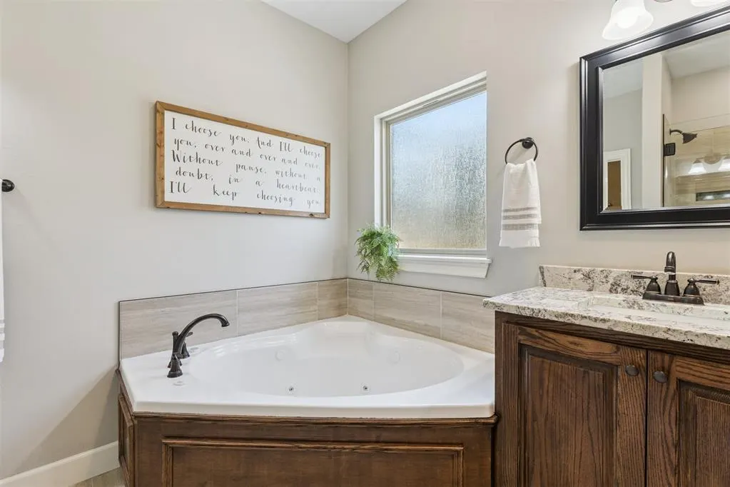 Photo 25 — 12405 Stone Hill, Guthrie, OK 73044