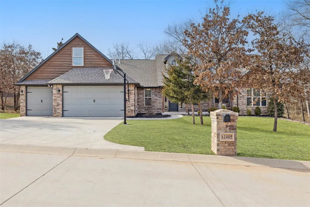 Front exterior — 12405 Stone Hill, Guthrie, OK 73044