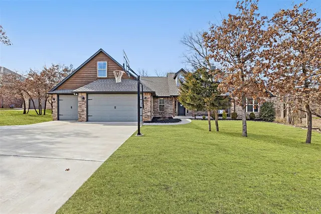 Photo 3 — 12405 Stone Hill, Guthrie, OK 73044