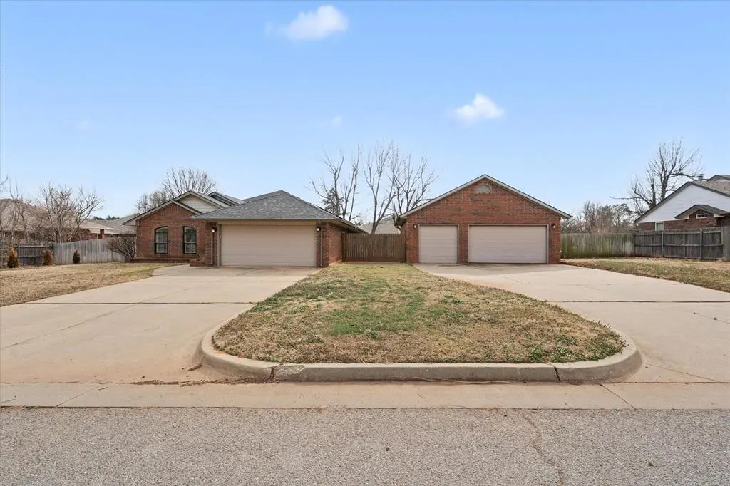 Front exterior — 1528 E Twin Brook Terrace, Mustang, OK 73064