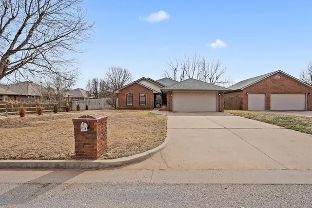 Photo 6 — 1528 E Twin Brook Terrace, Mustang, OK 73064