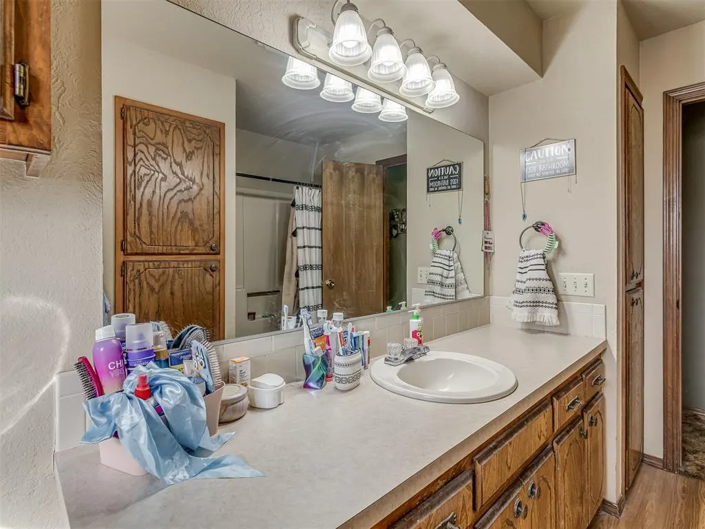 Photo 27 — 1628 Old Highway 81, Chickasha, OK 73018