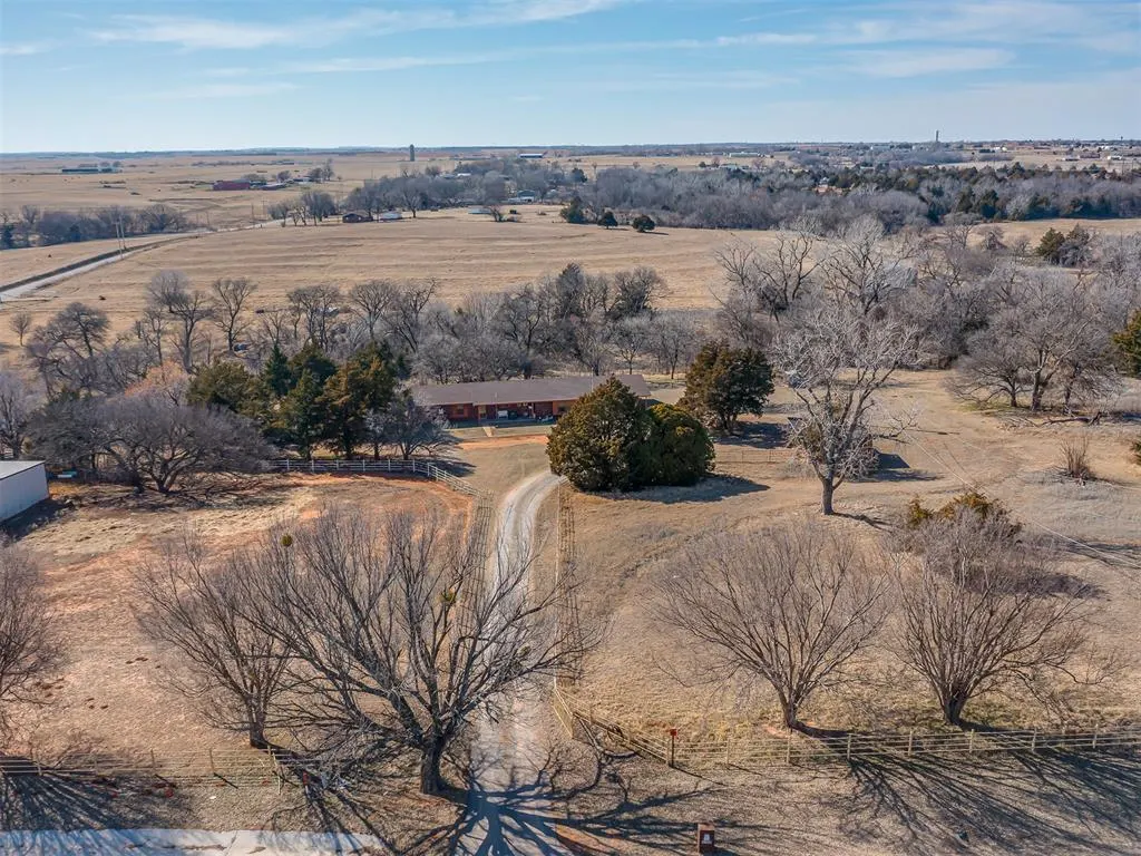 Photo 42 — 1628 Old Highway 81, Chickasha, OK 73018
