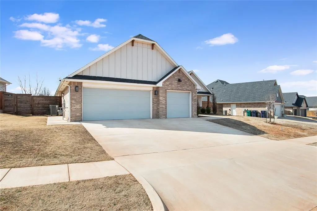 Photo 2 — 4017 Angel Oak Drive, Oklahoma City, OK 73179