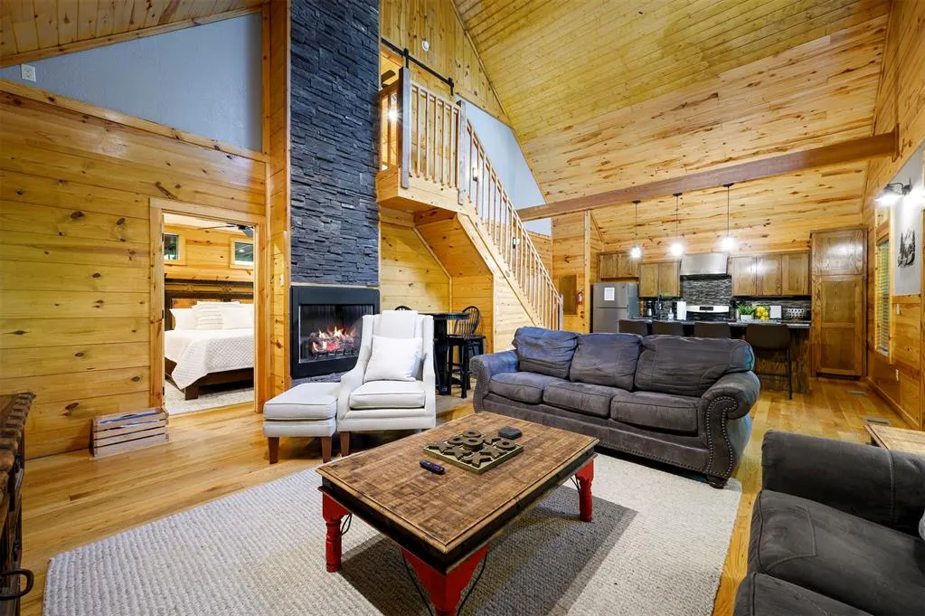 Photo 2 — 243 Deer Creek Trail, Broken Bow, OK 75728