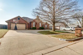 Sold home at 305 N Jasper Way