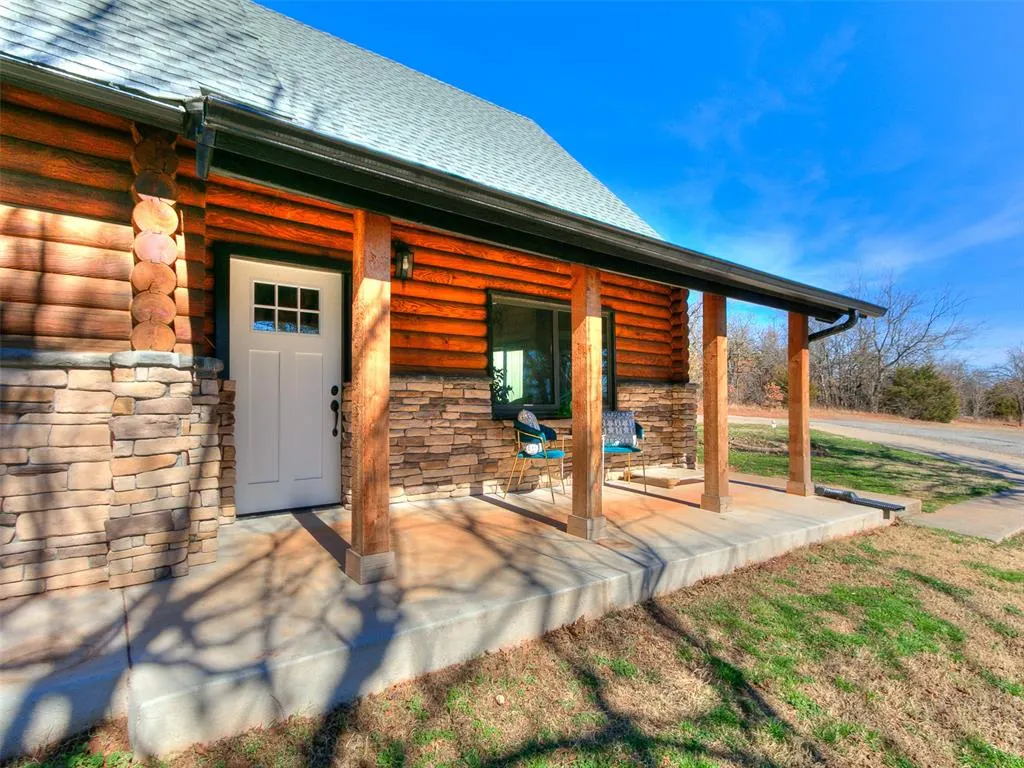 Photo 3 — 18795 Wildhorse Lane, Harrah, OK 73045