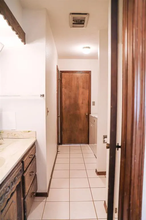 Photo 11 — 105 Mitchell Drive, Elk City, OK 73644
