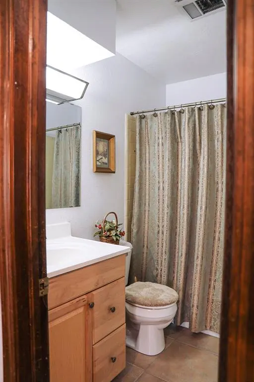 Photo 14 — 105 Mitchell Drive, Elk City, OK 73644