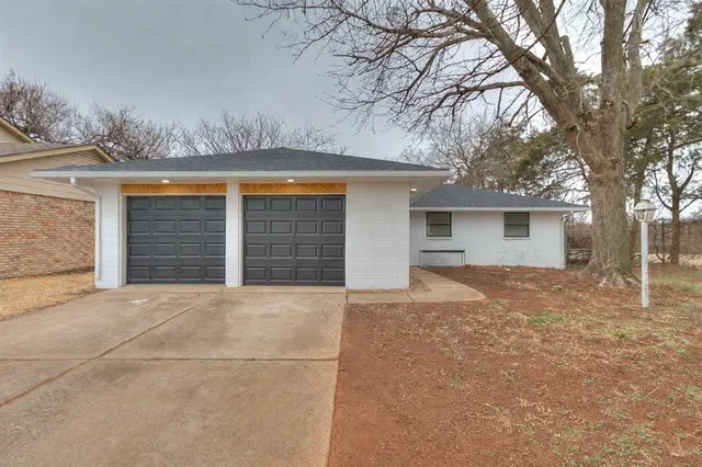Photo 2 — 3701 Veterans Lane, Oklahoma City, OK 73115