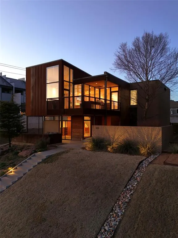 Photo 6 — 829 NW 7th Street, Oklahoma City, OK 73106