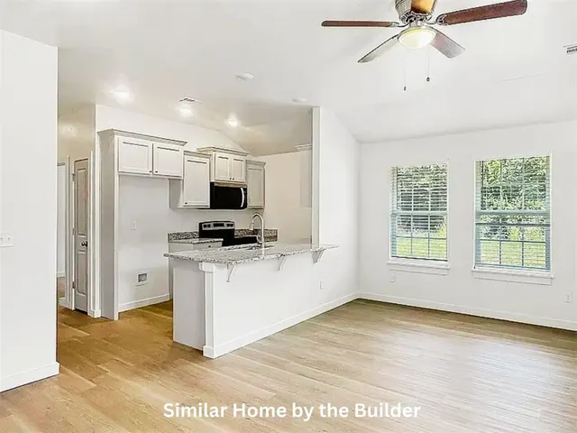 Photo 4 — 1407 SW Bishop Avenue, Lawton, OK 73501