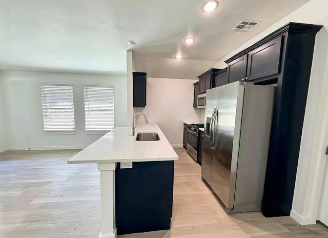 Photo 4 — 324 NW 122nd Street 1, Oklahoma City, OK 73114