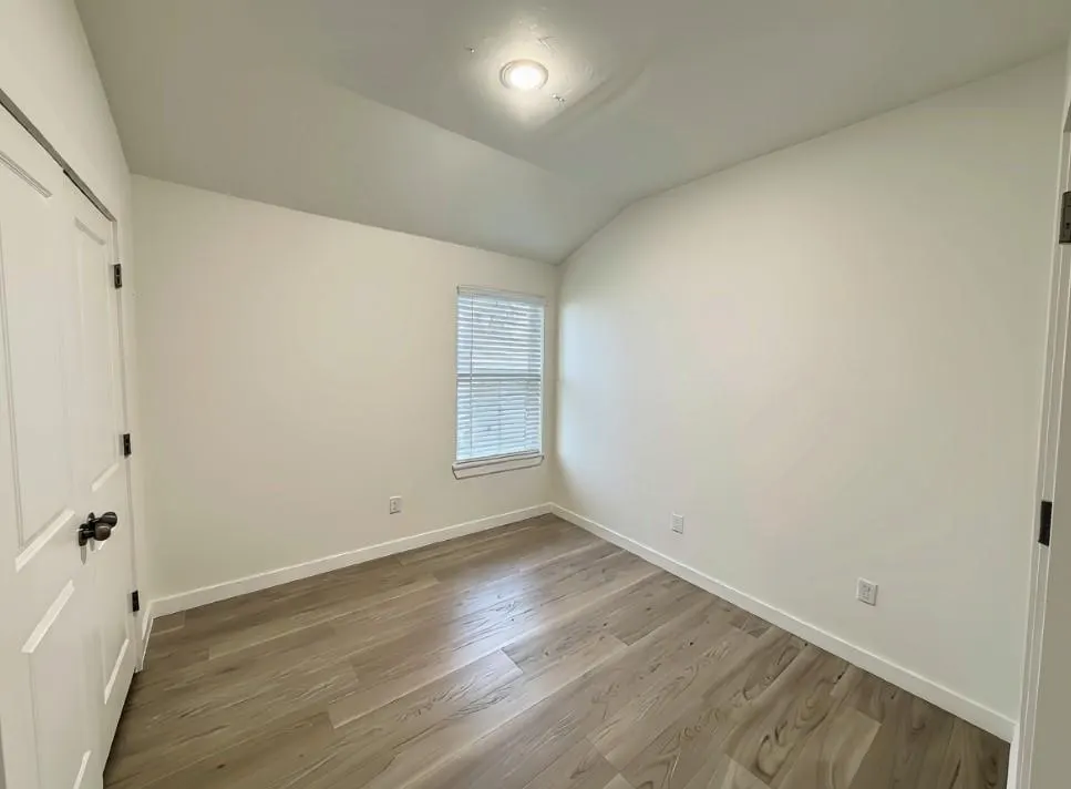 Photo 9 — 324 NW 122nd Street 1, Oklahoma City, OK 73114