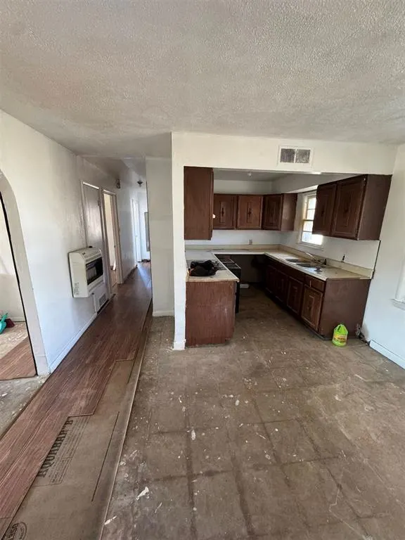 Photo 8 — 401 E Center, Lexington, OK 73051