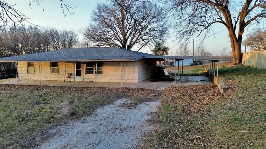 Front exterior — 401 E Center, Lexington, OK 73051