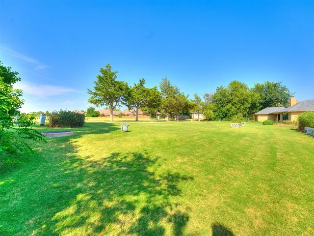 Photo 6 — 4017 Cherry Hill Lane, Oklahoma City, OK 73120