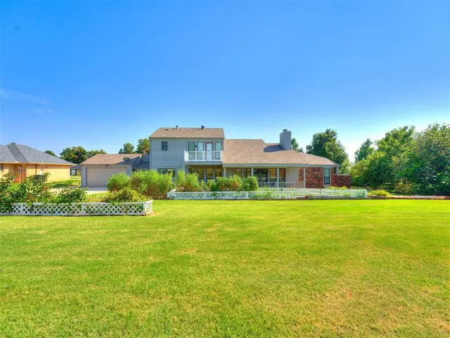 Photo 8 — 4017 Cherry Hill Lane, Oklahoma City, OK 73120