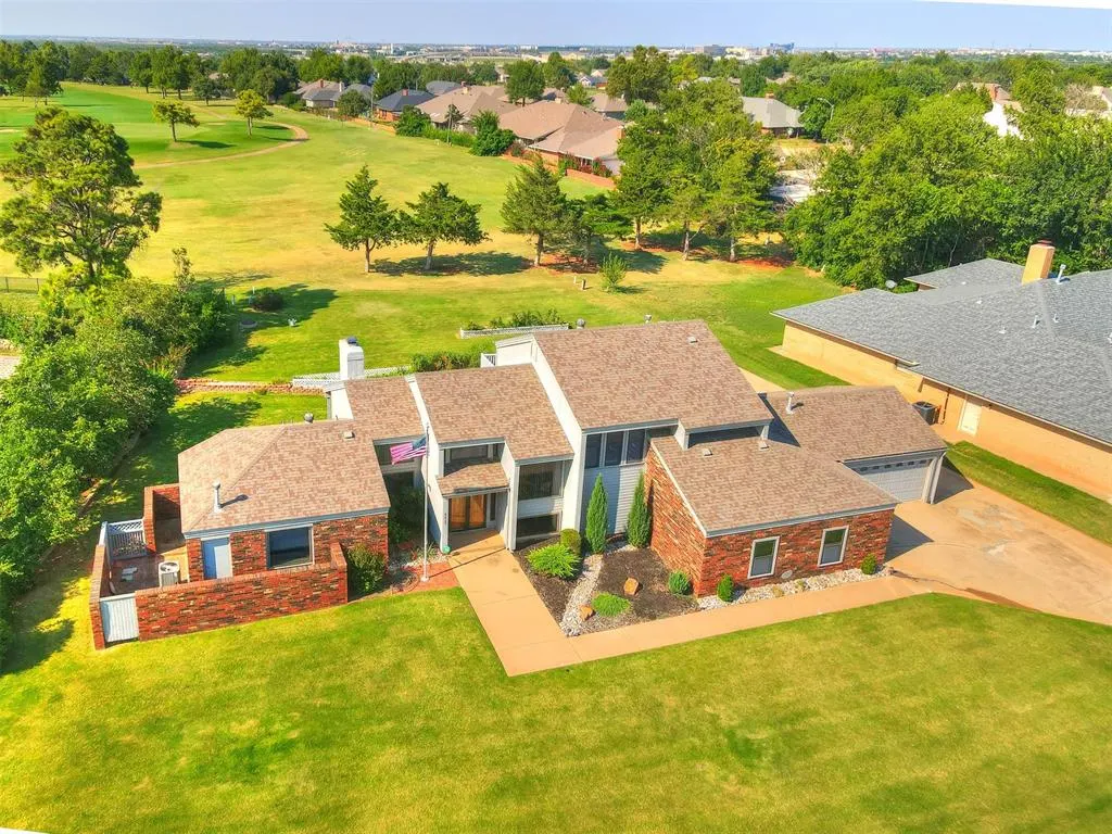 Photo 11 — 4017 Cherry Hill Lane, Oklahoma City, OK 73120
