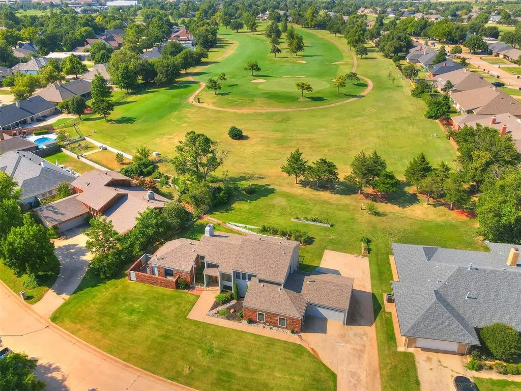 Photo 12 — 4017 Cherry Hill Lane, Oklahoma City, OK 73120