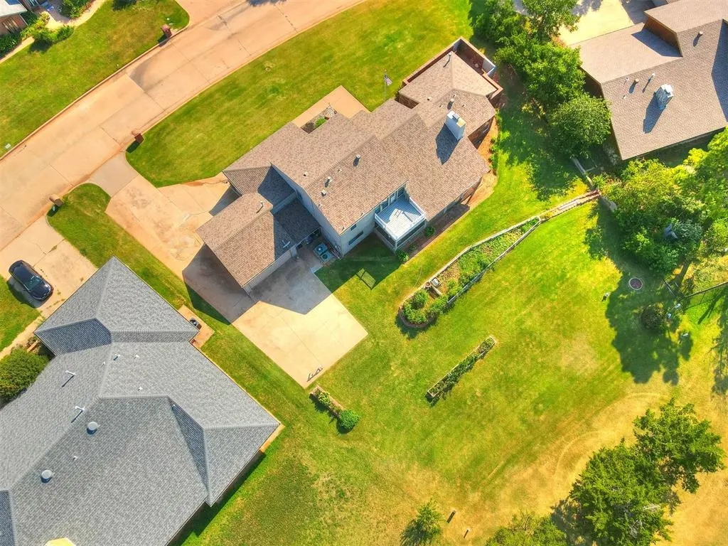 Photo 15 — 4017 Cherry Hill Lane, Oklahoma City, OK 73120