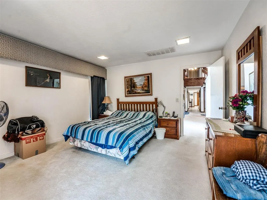 Photo 17 — 4017 Cherry Hill Lane, Oklahoma City, OK 73120