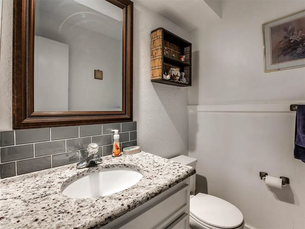 Photo 33 — 4017 Cherry Hill Lane, Oklahoma City, OK 73120