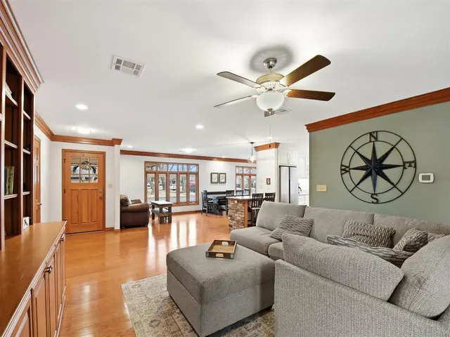 Photo 3 — 421 W Bert Avenue, Pauls Valley, OK 73075