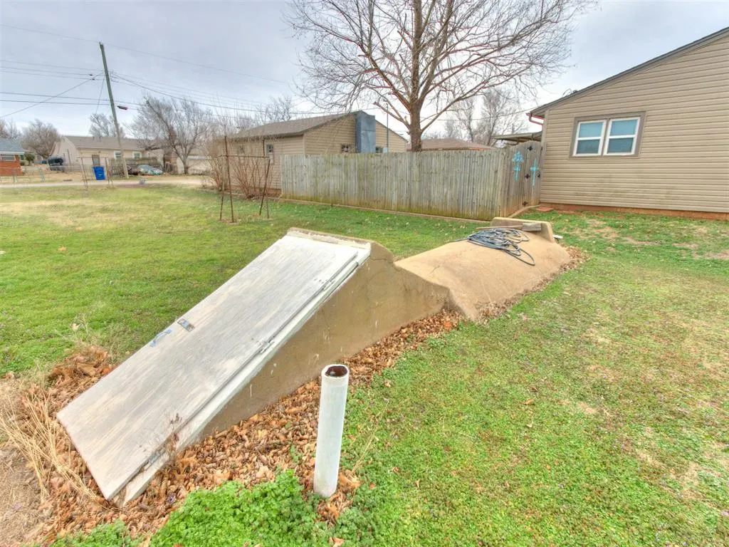 Photo 10 — 923 S 12th Street, Kingfisher, OK 73750