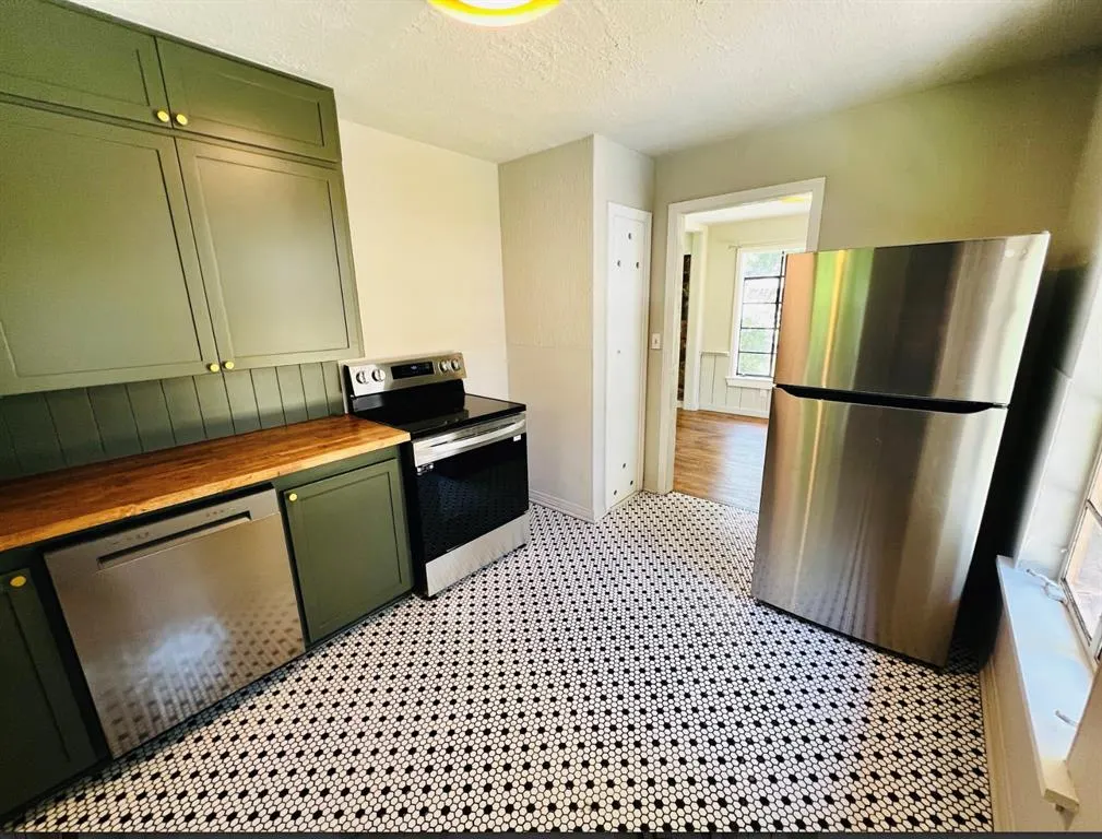 Photo 5 — 1213 Huntington Way, Norman, OK 73069
