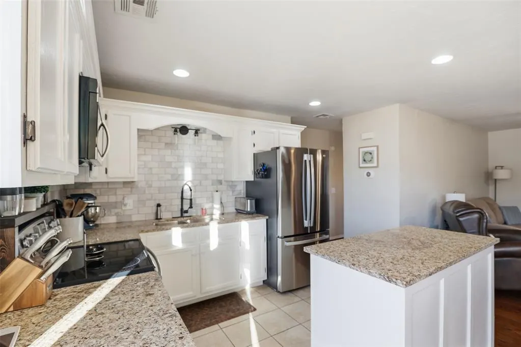 Photo 9 — 6807 NW 63rd Terrace, Oklahoma City, OK 73132