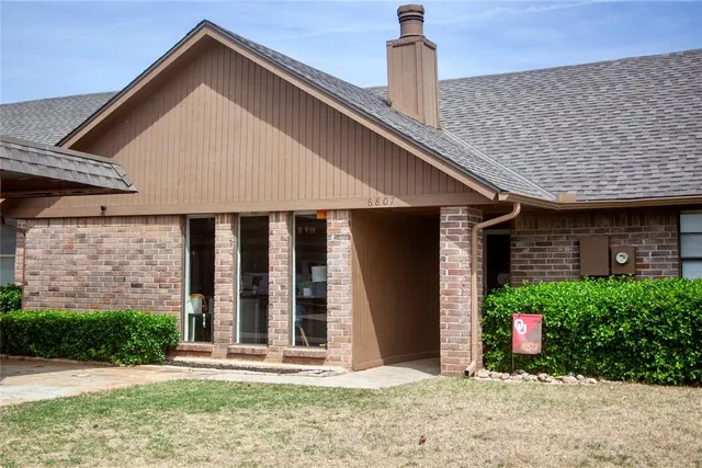 Photo 2 — 6807 NW 63rd Terrace, Oklahoma City, OK 73132