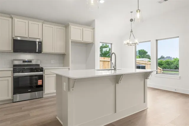 Photo 8 — 1305 SW 157th Street, Moore, OK 73170