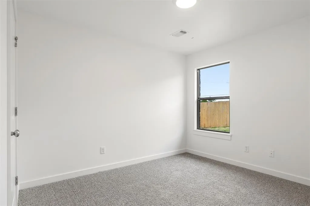 Photo 22 — 1305 SW 157th Street, Moore, OK 73170