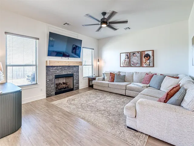 Photo 2 — 720 N 1st Street, Cashion, OK 73016