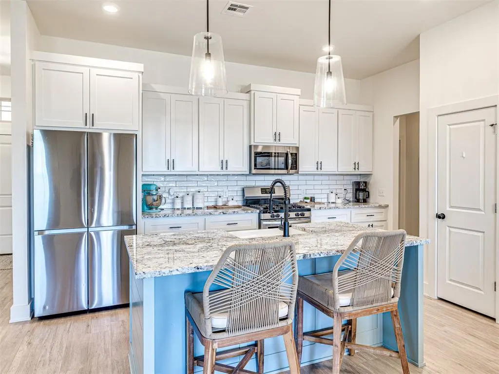 Photo 6 — 720 N 1st Street, Cashion, OK 73016