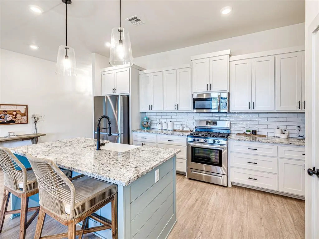 Photo 14 — 720 N 1st Street, Cashion, OK 73016