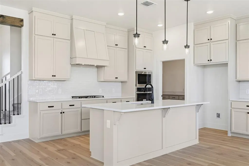 Photo 11 — 1401 SW 160th Street, Moore, OK 73170